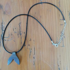 Pendentif queue de baleine